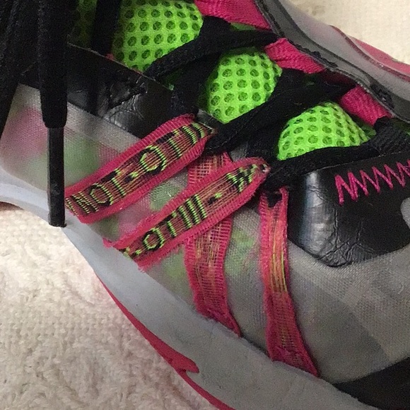 JORDAN WHY NOT TENNIES SIZE 6Y - Picture 6 of 9